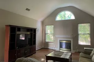 87 Summerfield Dr, Holtsville, NY 11742 - Photo 3