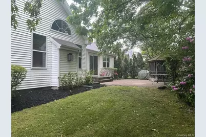 87 Summerfield Drive, Holtsville, NY 11742 - Photo 19