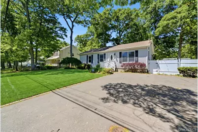 103 Hampton Avenue, Mastic, NY 11950 - Photo 3