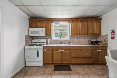 29 Blauvelt Avenue, West Haverstraw, NY 10993 - Photo 9