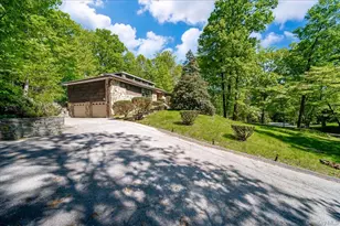 31 Dogwood Hills Rd, Newburgh, NY 12550 - Photo 3