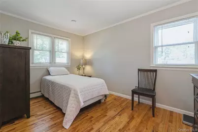 115 Clarendon Road, Ronkonkoma, NY 11779 - Photo 17