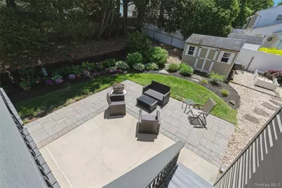 115 Clarendon Road, Ronkonkoma, NY 11779 - Photo 33