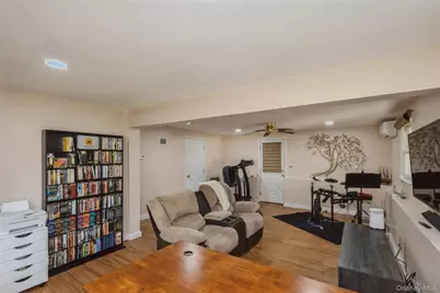 115 Clarendon Road, Ronkonkoma, NY 11779 - Photo 21