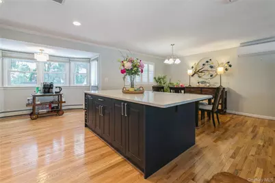 115 Clarendon Road, Ronkonkoma, NY 11779 - Photo 11