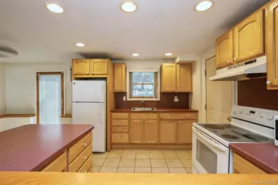 115 Clarendon Road, Ronkonkoma, NY 11779 - Photo 27