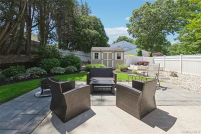 115 Clarendon Road, Ronkonkoma, NY 11779 - Photo 39