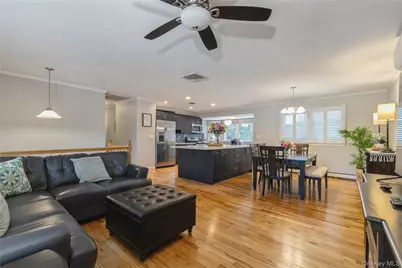 115 Clarendon Road, Ronkonkoma, NY 11779 - Photo 7