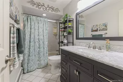 115 Clarendon Road, Ronkonkoma, NY 11779 - Photo 15