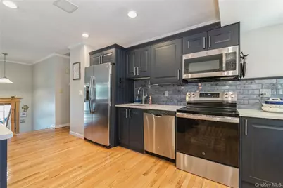 115 Clarendon Road, Ronkonkoma, NY 11779 - Photo 13