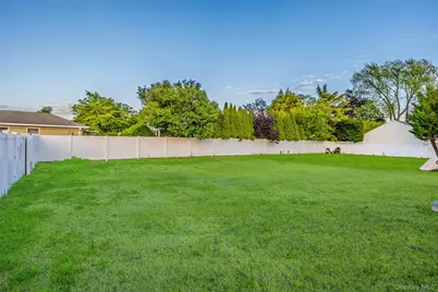 92 Biltmore Boulevard, Massapequa, NY 11758 - Photo 37