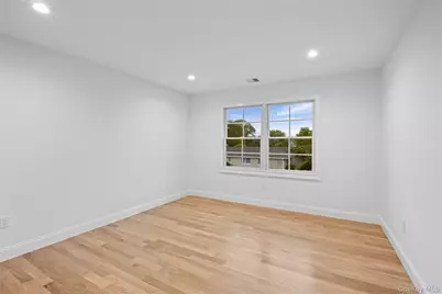 92 Biltmore Boulevard, Massapequa, NY 11758 - Photo 27