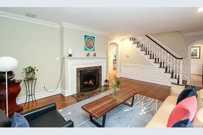 130 Country Club Drive, Manhasset, NY 11030 - Photo 3