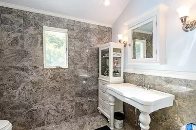 130 Country Club Drive, Manhasset, NY 11030 - Photo 15