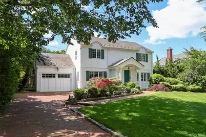 130 Country Club Drive, Manhasset, NY 11030 - Photo 21