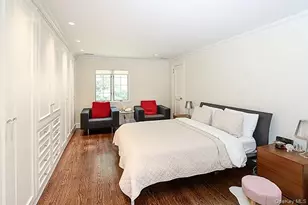 130 Country Club Dr, Manhasset, NY 11030 - Photo 11