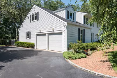 251 Baird Court, Woodbury, NY 11797 - Photo 3