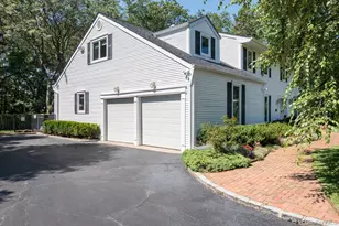 251 Baird Ct, Woodbury, NY 11797 - Photo 3
