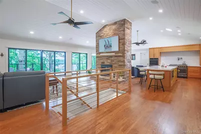 45 Bell Circle, Port Jefferson, NY 11777 - Photo 3
