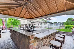 46 Camelot Rd, Poughkeepsie, NY 12601 - Photo 45