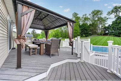 46 Camelot Road, Poughkeepsie, NY 12601 - Photo 35