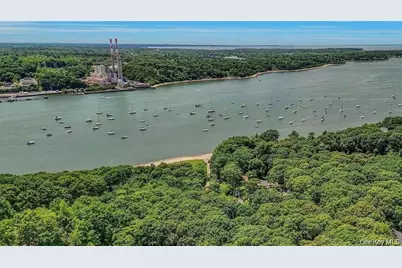 18 Bell Circle, Port Jefferson, NY 11777 - Photo 15