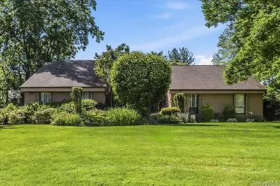 17 Campo Circle, Old Westbury, NY 11568 - Photo 3