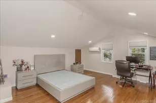 17 Campo Cir, Old Westbury, NY 11568 - Photo 25