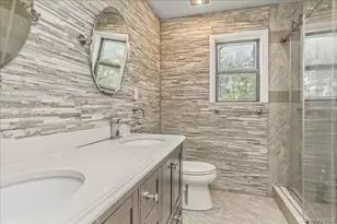 17 Campo Cir, Old Westbury, NY 11568 - Photo 21