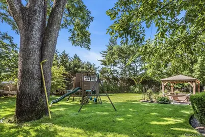 17 Campo Circle, Old Westbury, NY 11568 - Photo 37