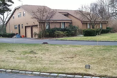 17 Campo Circle, Old Westbury, NY 11568 - Photo 1