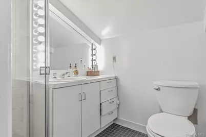 17 Campo Circle, Old Westbury, NY 11568 - Photo 27