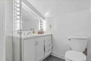 17 Campo Cir, Old Westbury, NY 11568 - Photo 27
