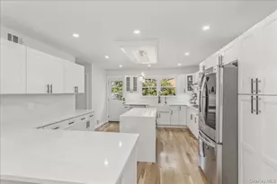 17 Campo Cir, Old Westbury, NY 11568 - Photo 11