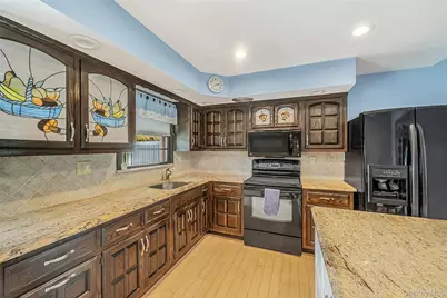 376 S Country Road, Patchogue, NY 11772 - Photo 11