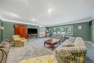 376 S Country Rd, Patchogue, NY 11772 - Photo 15
