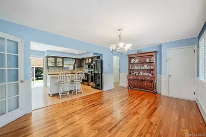 376 S Country Road, Patchogue, NY 11772 - Photo 9