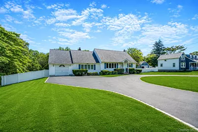 376 S Country Road, Patchogue, NY 11772 - Photo 5