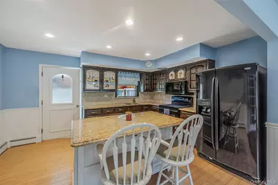 376 S Country Road, Patchogue, NY 11772 - Photo 13