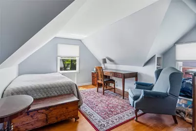 1032 N 6th Street, New Hyde Park, NY 11040 - Photo 15