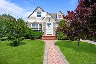1032 N 6th St, New Hyde Park, NY 11040 - Photo 1