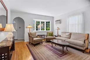1032 N 6th St, New Hyde Park, NY 11040 - Photo 3