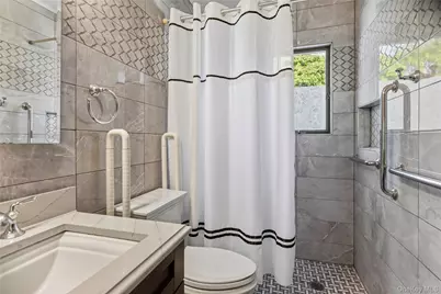 1032 N 6th Street, New Hyde Park, NY 11040 - Photo 7