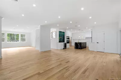 1130 Carlls Straight Path, Dix Hills, NY 11746 - Photo 9