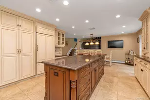 2114 Donna Dr, Merrick, NY 11566 - Photo 11