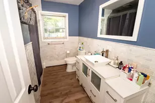 23 Martin Rd S, Bethpage, NY 11714 - Photo 9