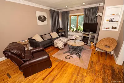 23 Martin Road S, Bethpage, NY 11714 - Photo 7
