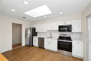2625 Riverside Dr, Wantagh, NY 11793 - Photo 9