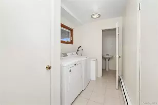 2625 Riverside Dr, Wantagh, NY 11793 - Photo 13