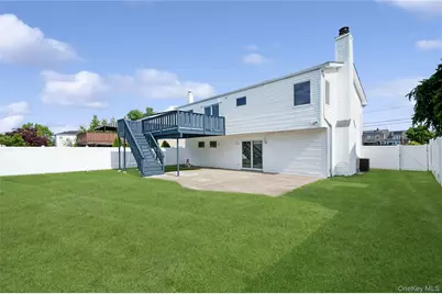 2625 Riverside Drive, Wantagh, NY 11793 - Photo 3
